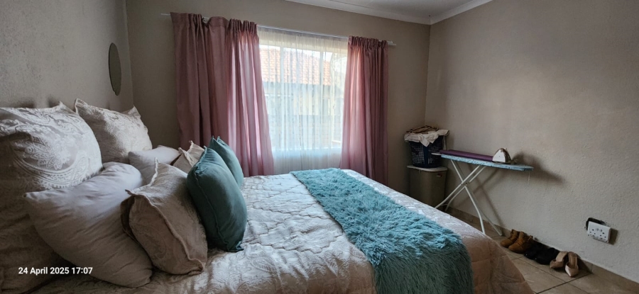 3 Bedroom Property for Sale in Waterkloof Hill Estate North West